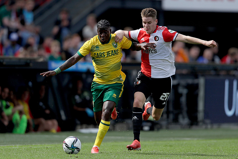 (L-R) *Leroy George* of ADO Den Haag, *Ramon Hendriks* of Feyenoord 