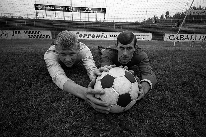 Goalkeeper Martin van Vianen (L), goalkeeper Ton Thie (R) during a training session of ADO on August 1, 1965 at The Hague, The Netherlands.