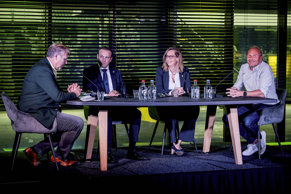 ADO Praat, *Sjaak Bral*, *Joris Mathijsen* of ADO Den Haag, *Natascha van Grinsven - Admiraal* of ADO Den Haag, *Peter Hofstede*