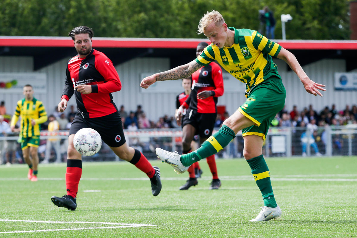 *Max de Waal* of ADO Den Haag 